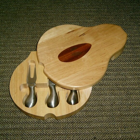 LEGACY- THE PEAR CHEESE BOARD SET BY PICNIC TIME, NO BOTTLE STOPPER - Picture 1 of 4
